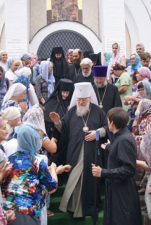Митрополит Исидор отслужил Литургию в монастыре «Всецарица» г. Краснодара в день его престольного праздника