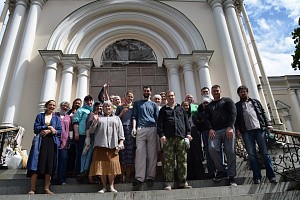 В Воскресенском Новодевичьем монастыре г. Санкт-Петербурга трудились волонтеры из разных стран мира