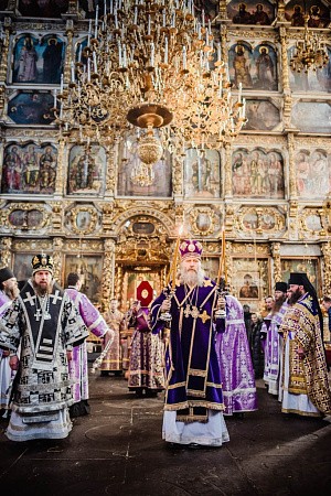 Архиепископ Феогност совершил Литургию Преждеосвященных Даров в Донском монастыре