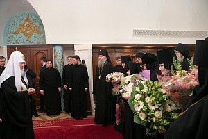 Монашествующие Русской Православной Церкви поздравили Патриарха Кирилла с седьмой годовщиной интронизации