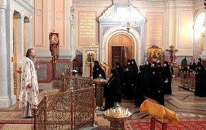 Архиепископ Сергиево-Посадский Феогност совершил Литургию в Иоанно-Предтеченском монастыре