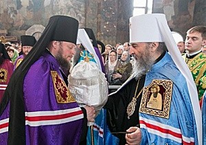 В Неделю ваий Предстоятель Украинской Православной Церкви совершил Литургию в Киево-Печерской лавре