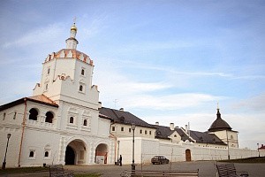 В Свияжском монастыре освятили восстановленный Вознесенский надвратный храм