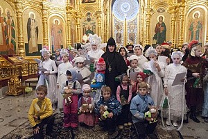 На подворье Покровского монастыря состоялось Рождественское представление
