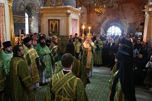 Архиепископ Феогност совершил Литургию в Иосифо-Волоцком монастыре