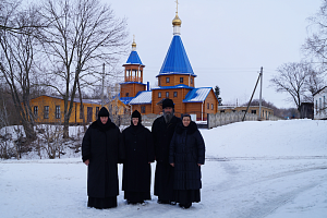 Настоятельницы Покровского и Аносина монастырей посетили приходскую общину храма Корсунской иконы Божией Матери в Орловской области