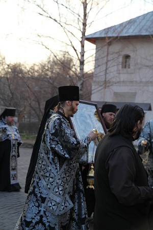 В Новоспасском монастыре проводили Толгскую икону Божией Матери