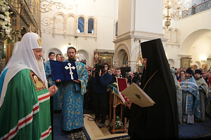  В праздник иконы Божией Матери «Скоропослушница»  Патриарх Кирилл совершил Литургию в Зачатьевском монастыре 