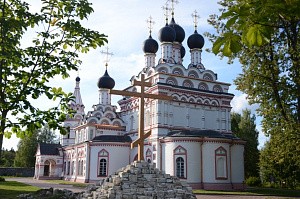 В Александро-Невском монастыре в с. Акатове  завершены реставрация храма и возведение Голгофы