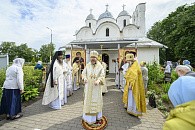 Митрополит Тихон совершил Литургию на подворье Савво-Крыпецкого монастыря в Пскове