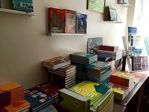 В Новоспасском монастыре завершилась акция  «Детям Донбасса – книги на родном языке»