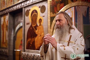 Архиепископ Феогност совершил Литургию  в Высоко-Петровском монастыре