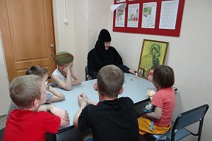 Насельница Введенского монастыря г. Иванова встретилась с воспитанниками детского дома «Ровесник»