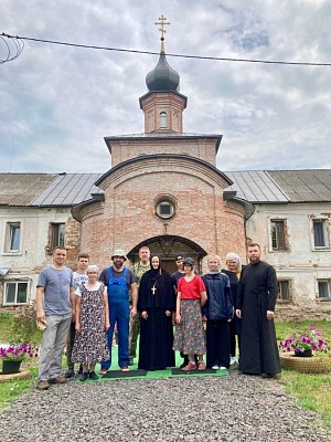 Состоялась поездка участников православной службы помощи «Белые паруса» в Спасо-Преображенский монастырь Севска