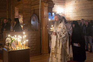 Архиепископ Феогност совершил Литургию на подворье Зачатьевского монастыря в день памяти игумении Марии (Коробки)