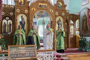 Архиепископ Феогност отслужил Литургию  в Иоанновском монастыре Санкт-Петербурга