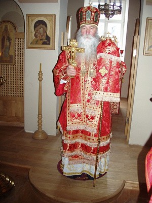 Епископ Феофилакт освятил придел надвратного храма Андреевского монастыря