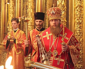 Епископ Савва накануне дня памяти Свв. Царственных страстотерпцев  совершил богослужение в Новоспасском монастыре