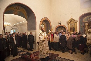 Епископ Савва возглавил храмовый праздник на подворье Афонского Пантелеимонова монастыря