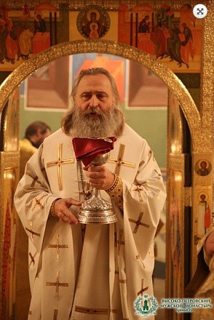 Архиепископ Феогност совершил Литургию в Высоко-Петровском монастыре