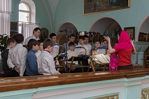 В Иоанновском монастыре г. Санкт-Петербурга за Литургией пел хор мальчиков московского подворья Троице-Сергиевой лавры