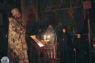 Епископ Варнава совершил ночную Литургию в Дальне-Давыдовском монастыре