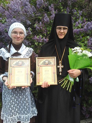 Настоятельнице Николо-Сольбинского монастыря и ее воспитаннице вручены награды