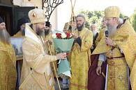 Епископ Можайский Леонид возглавил Литургию на московском подворье Оптиной пустыни