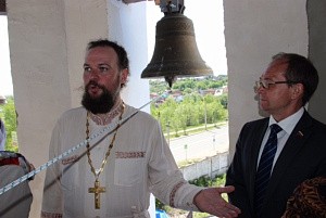 На колокольне Вознесенского монастыря г. Сызрани  установлен новый колокол