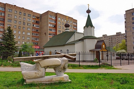 Храм в честь святителя Макария Московского Николо-Угрешского монастыря
