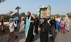 В Зосимовой пустыни в день престольного праздника состоялся крестный ход