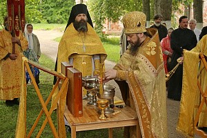 Из Иосифо-Волоцкого монастыря прошел крестный ход во Всехсвятский скит