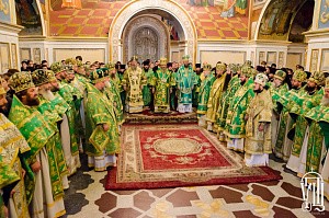 Блаженнейший митрополит Онуфрий возглавил Литургию в Киево-Печерской лавре и годичный акт Киевских Духовных школ