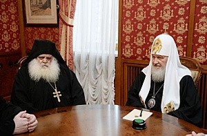 Святейший Патриарх Кирилл встретился с настоятелем афонского монастыря Св. Павла архимандритом Парфением