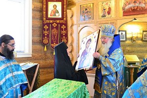 Архиепископ Тихон совершил в Свято-Успенском монастыре  на о. Сахалине первую Литургию
