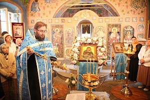 В Толгском храме Высоко-Петровского монастыря отслужили Литургию в день его престольного праздника