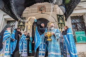 В Высоко-Петровском монастыре встретили престольный праздник