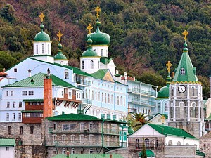 Святейший Патриарх Кирилл поздравил русский Пантелеимонов монастырь на Святой Горе Афон с престольным праздником