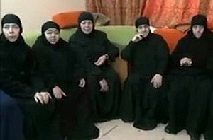 «Верните нас домой!» – боевики опубликовали новое видео монахинь из Маалюли