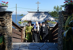 Патриарх Кирилл с Первосвятительским визитом прибыл в Валаамский монастырь и провел в нем заседание Попечительского совета по восстановлению обители