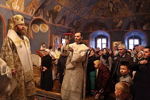 Епископ Савва отслужил Литургию в Новоспасском монастыре