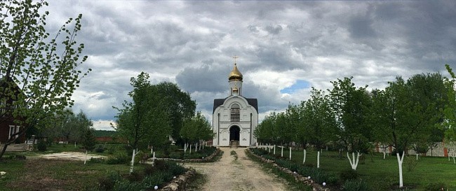 Архиерейское подворье в честь св.Жен-Мироносиц Козельской епархии