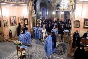 Архиепископ Феогност совершил Литургию в Покровском монастыре накануне 22-летия игуменства его настоятельницы