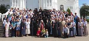 Епископ Пантелеимон с сестрами милосердия совершил паломничество в Свято-Троицкий Серафимо-Дивеевский монастырь