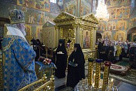 Глава Ярославский митрополии совершил Литургию в Толгском монастыре и поздравил настоятельницу обители с 34-летием игуменства