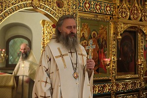 Архиепископ Сергиево-Посадский Феогност совершил Литургию в Зачатьевском монастыре