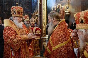 Святейший Патриарх Кирилл удостоил ряд насельников и клириков ставропигиальных монастырей богослужебных наград