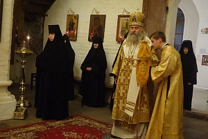Архиепископ Феогност совершил Литургию в Богородице-Рождественском монастыре в день празднования Собору Московских святителей