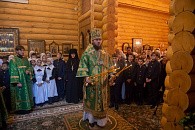 Епископ Бронницкий  Фома освятил храм Успения Пресвятой  Богородицы  в  Троице-Лыкове  и   совершил первую Божественную литургию в нем