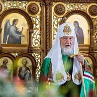 «Верим, что Покров и ныне простирается над Россией, над всеми, кто с верой и надеждой обращает к Пресвятой Богородице свои молитвы»